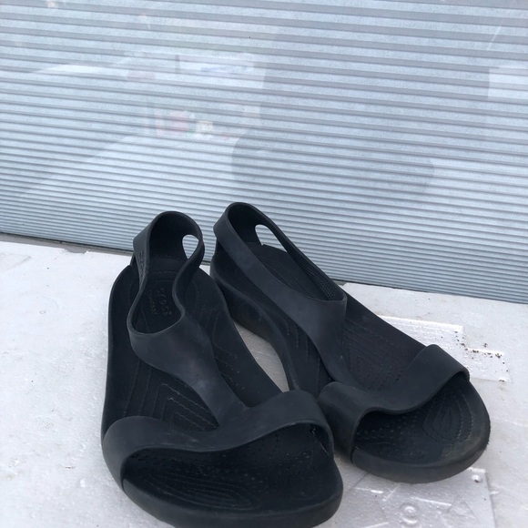 Crocs Women’s Black Rubber Slip On Gladiator Comfort Sandals Size W7 - Picture 12 of 13